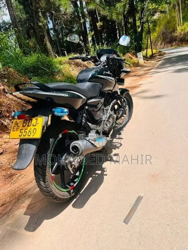 Bajaj Pulsar 150 2015