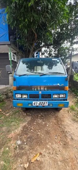 Isuzu Elf 1982
