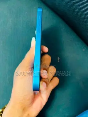 Apple iPhone 13 (Used)
