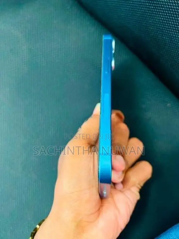Apple iPhone 13 (Used)
