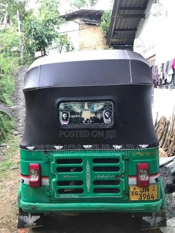 Bajaj RE 2002