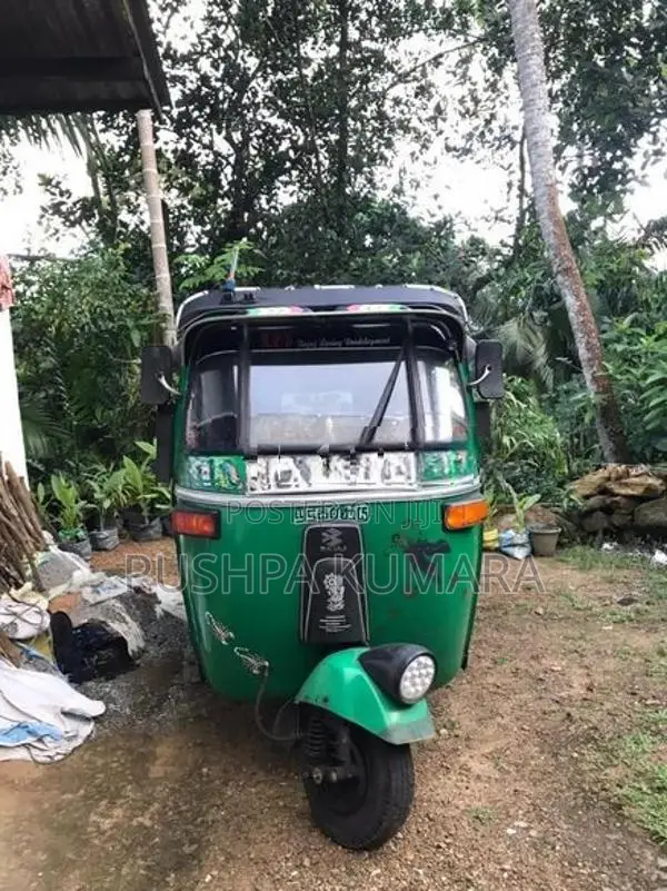 Bajaj RE 2002