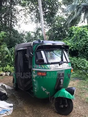 Bajaj RE 2002