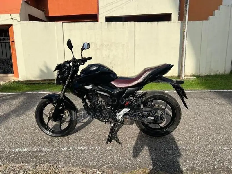 Suzuki Gixxer 2017