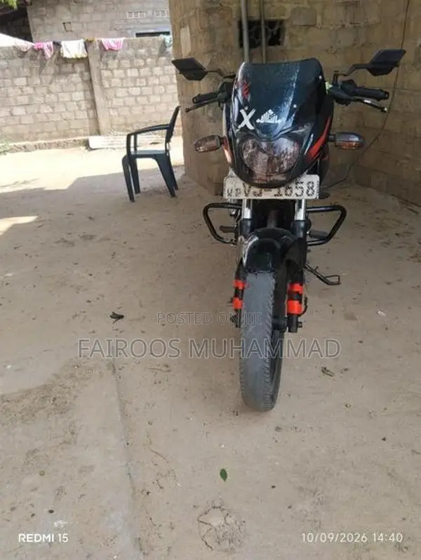 Bajaj Pulsar 180 2012