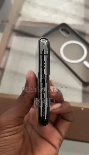 Apple iPhone XS (Used)