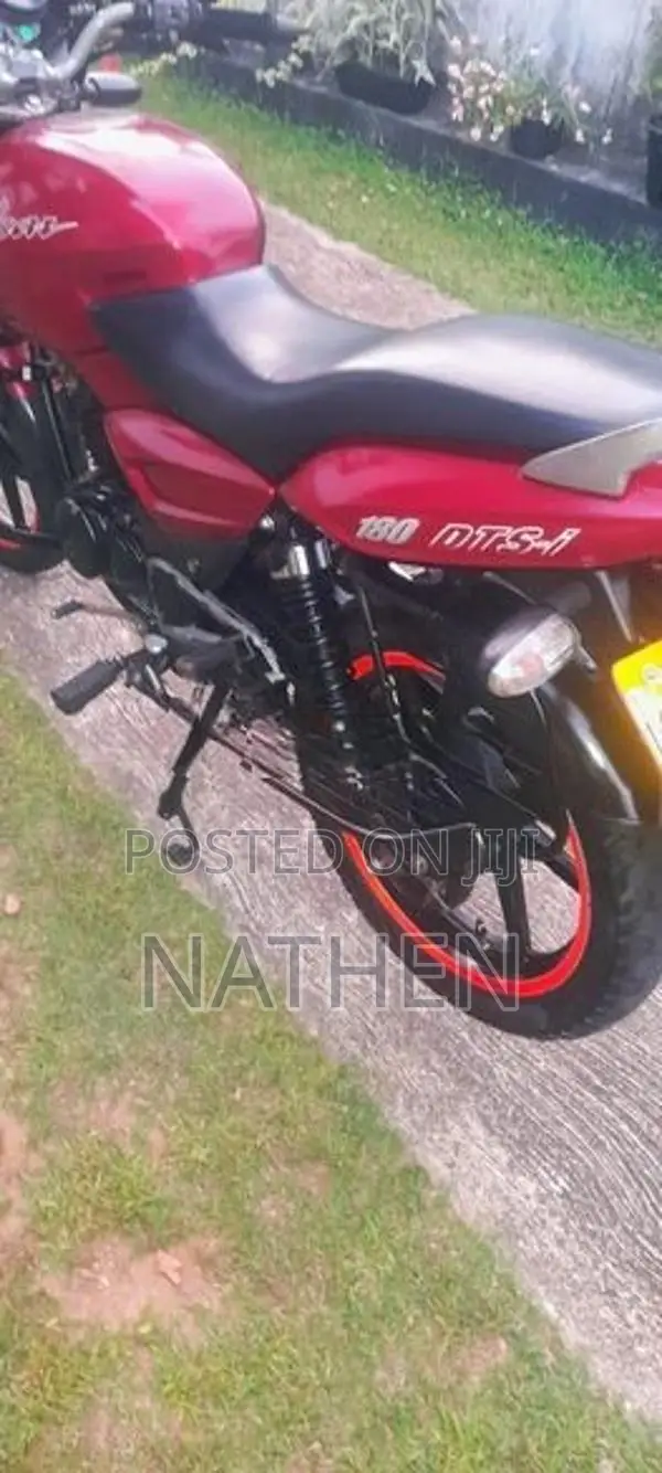 Bajaj Pulsar 180 UG2 2005