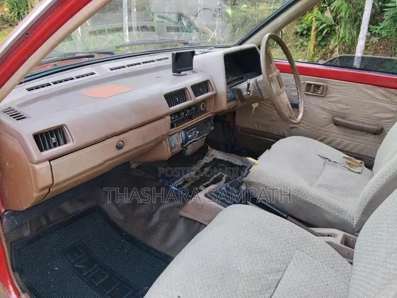 Nissan B11 1983
