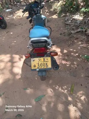 Bajaj CT100 2023