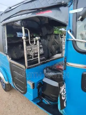 Bajaj RE 2015