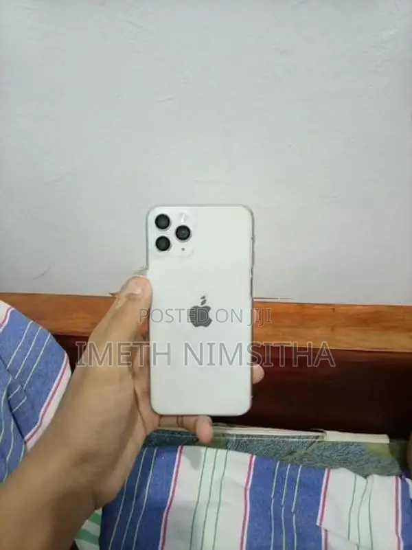Apple iPhone X (Used)