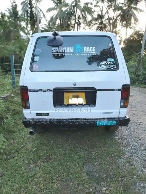 Nissan Vanette 1985