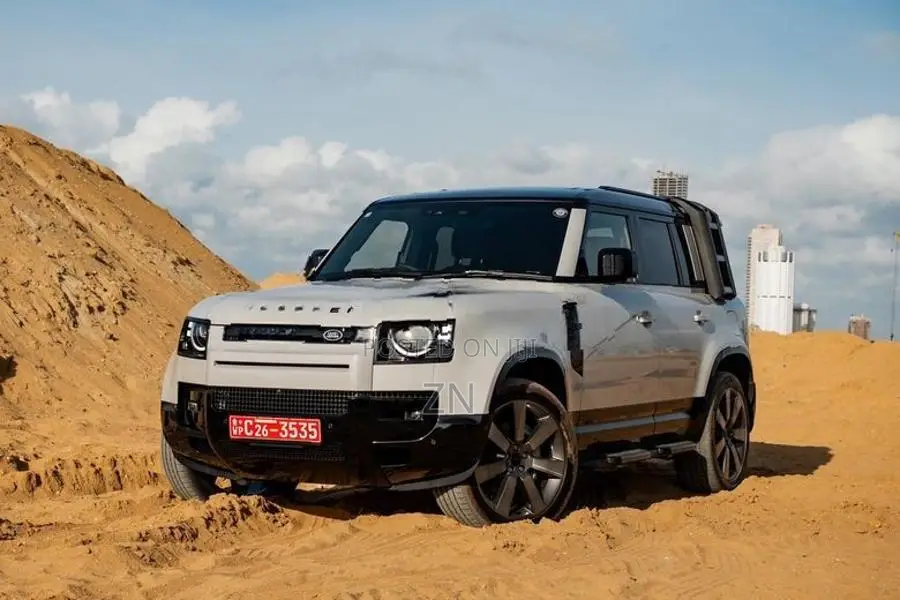 Land Rover Defender P300e X-Dynamic HSE 2026