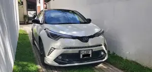 Toyota CHR NGX 10 2018