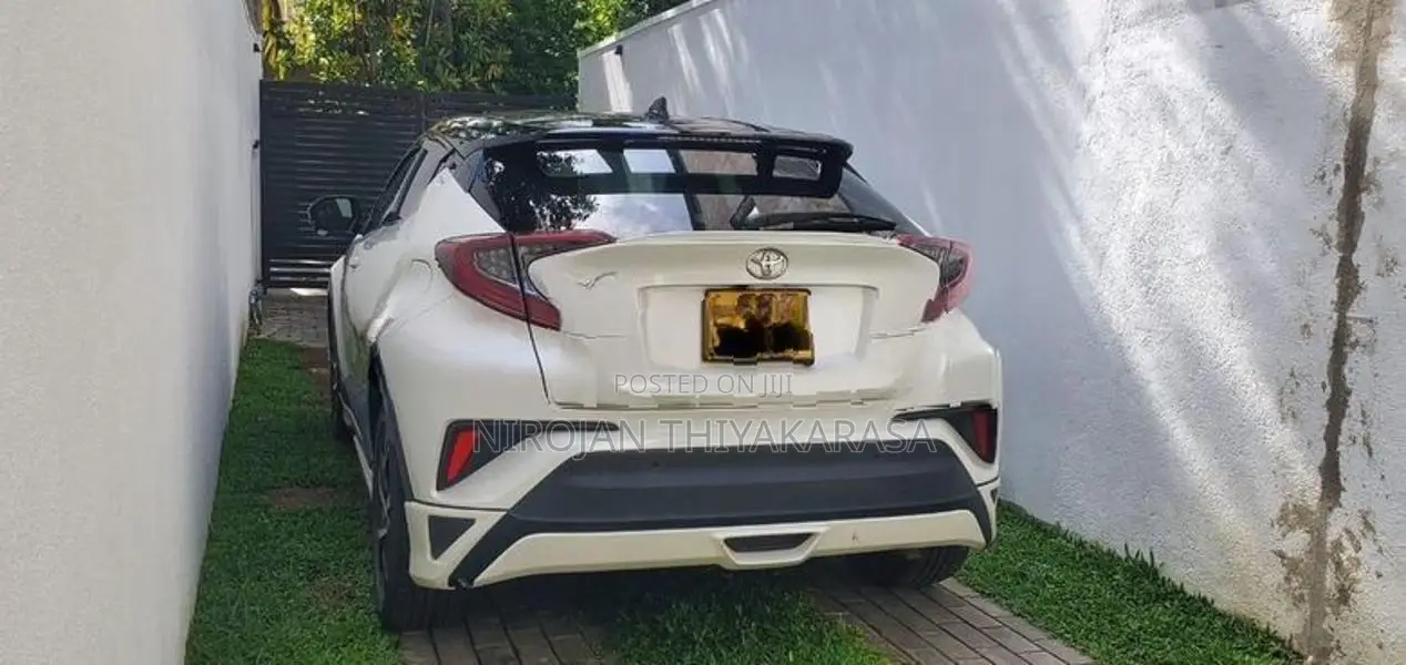 Toyota CHR NGX 10 2018
