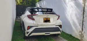 Toyota CHR NGX 10 2018