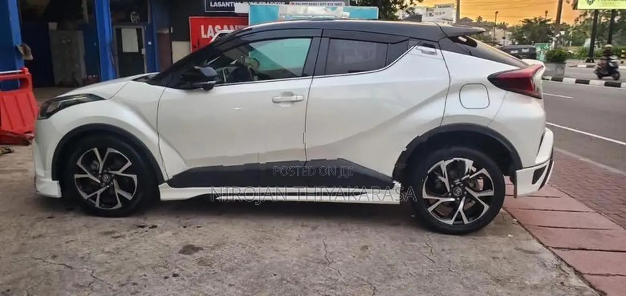 Toyota CHR NGX 10 2018