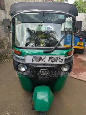 Bajaj RE 2015