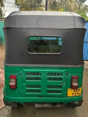 Bajaj RE 2015
