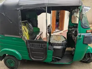 Bajaj RE 2015