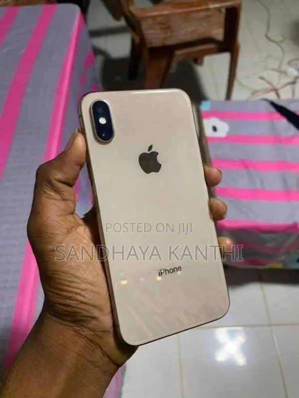 Apple iPhone XS (Used)
