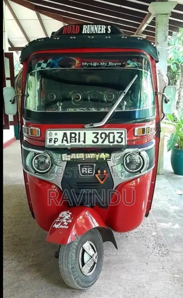 Bajaj RE 2019