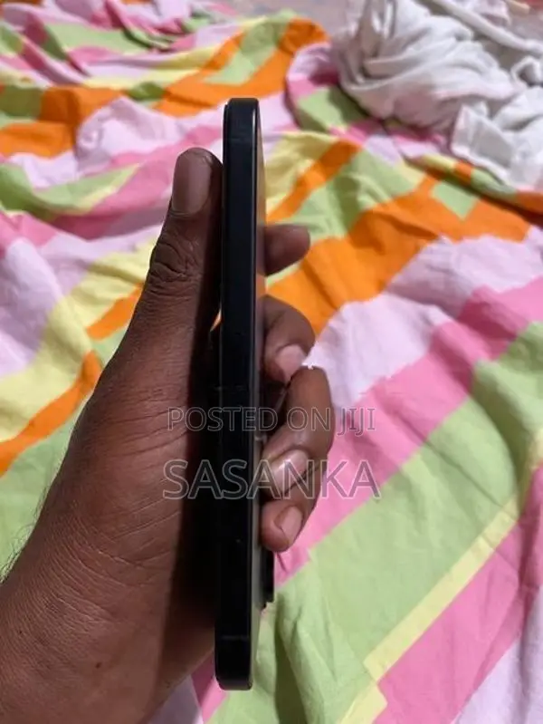 Apple iPhone 16 eSIM (Used)