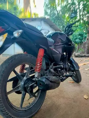 Honda CB Hornet 2015
