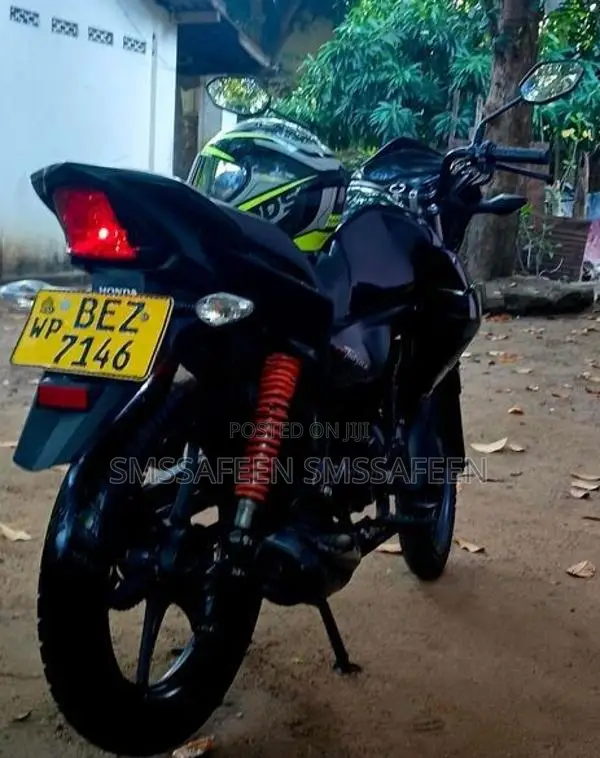 Honda CB Hornet 2015