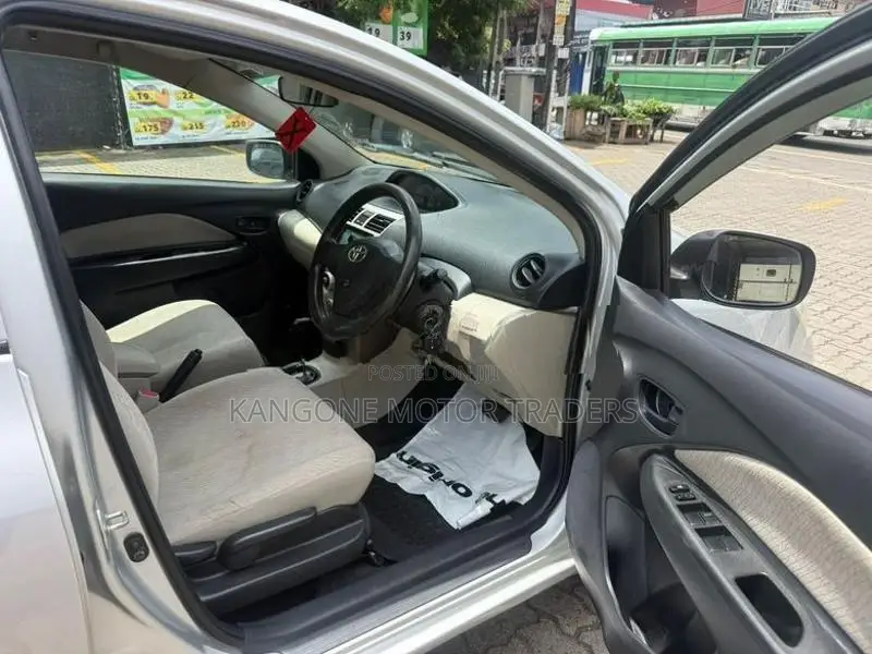 Toyota Yaris BRAND NEW 2009