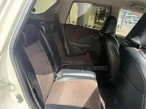 Honda Fit SHUTTLE 2013