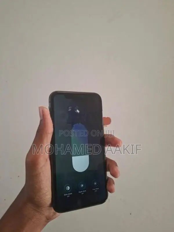 Apple iPhone 11 (Used)