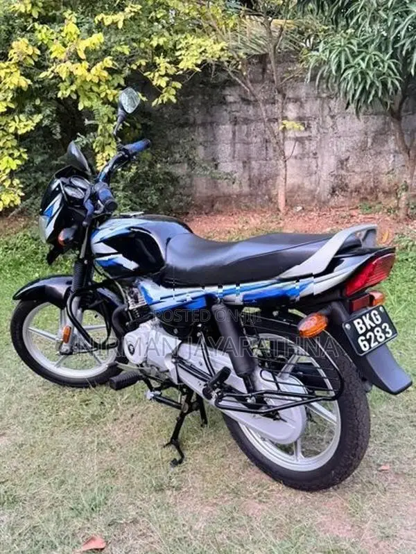 Bajaj CT100 2025