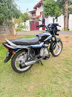 Bajaj CT100 2025