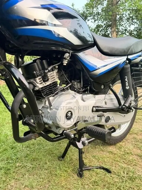 Bajaj CT100 2025