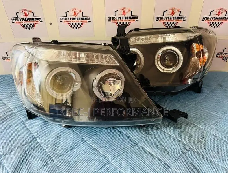 Brand New Toyota Hilux Vigo Projector Headlight Pair