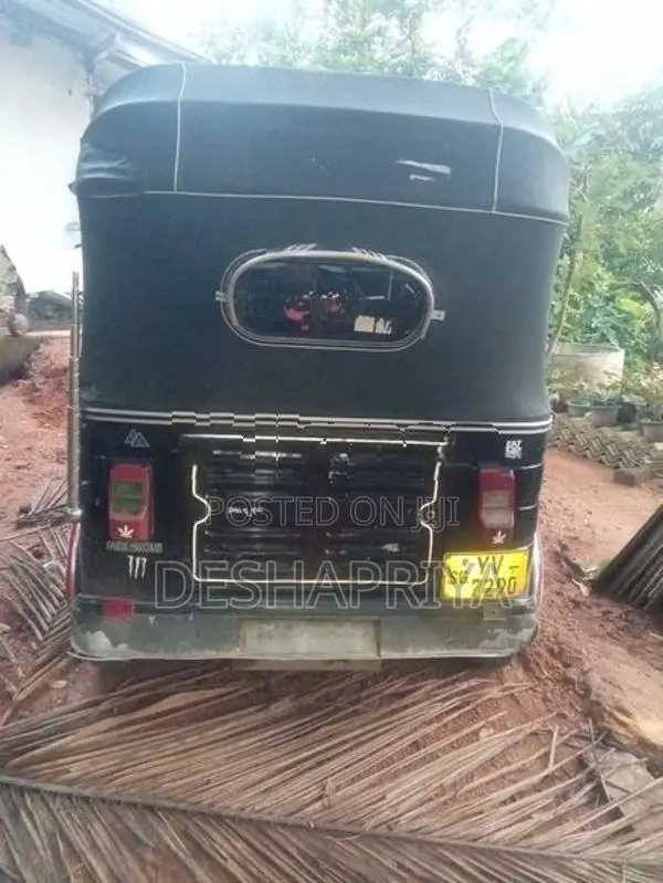 Bajaj RE 2011