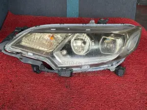 Honda Fit Gp5 Xenon Headlight – Left Side W1948