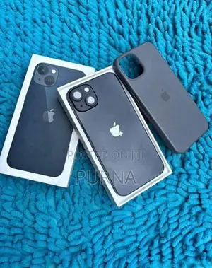 Apple iPhone 13 (Used)