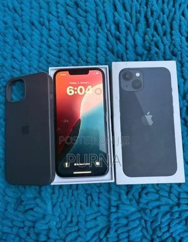 Apple iPhone 13 (Used)