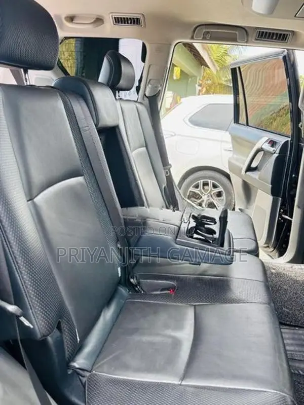 Toyota Land Cruiser Prado 2013
