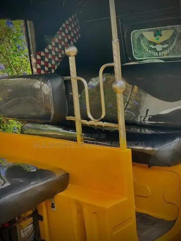 Bajaj RE 1999