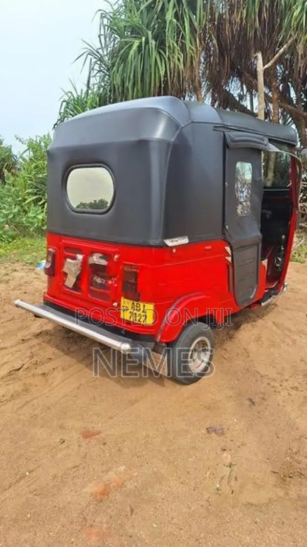 Bajaj RE Three Wheeler 2016