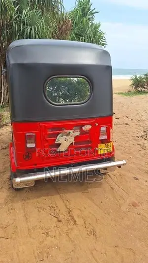 Bajaj RE Three Wheeler 2016