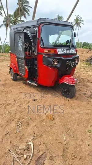 Bajaj RE Three Wheeler 2016