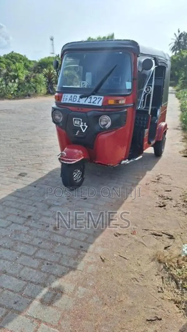 Bajaj RE Three Wheeler 2016