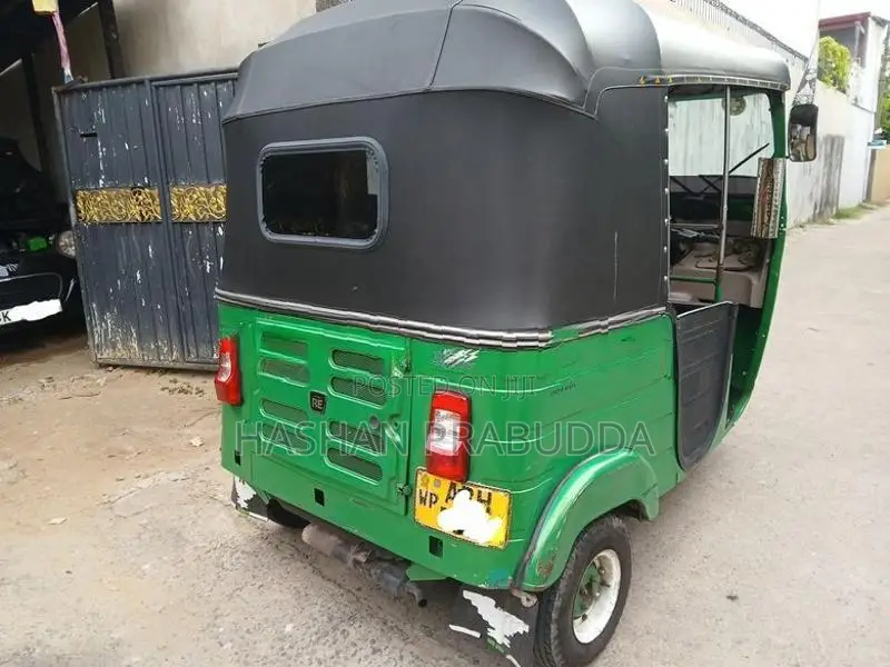 Bajaj RE 2015
