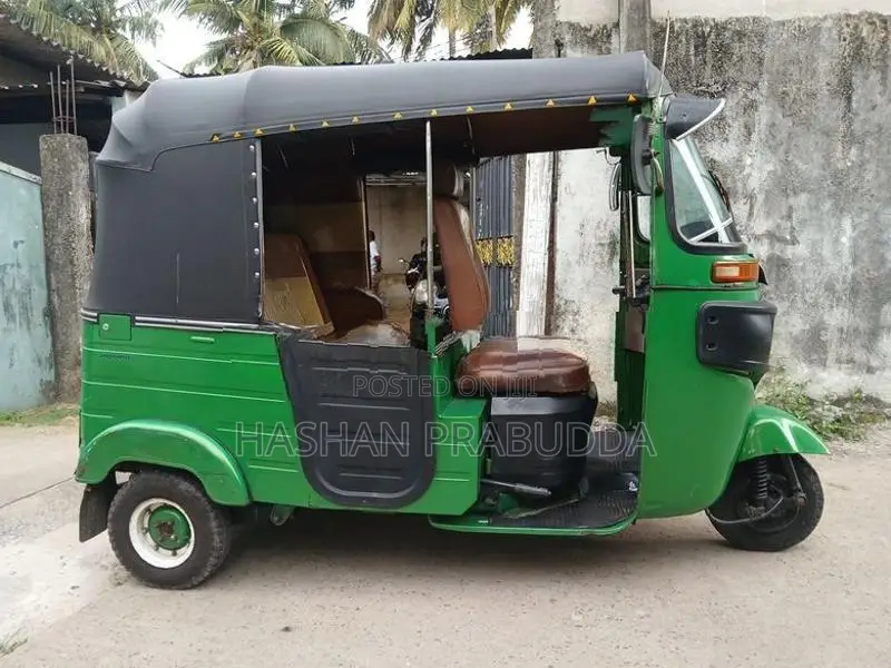 Bajaj RE 2015