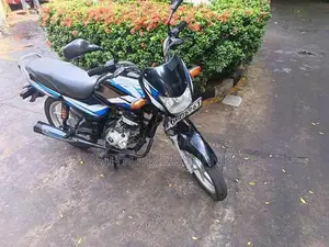 Bajaj CT100 E5 2023
