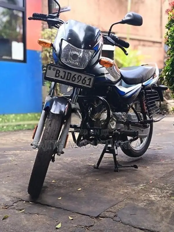 Bajaj CT100 E5 2023